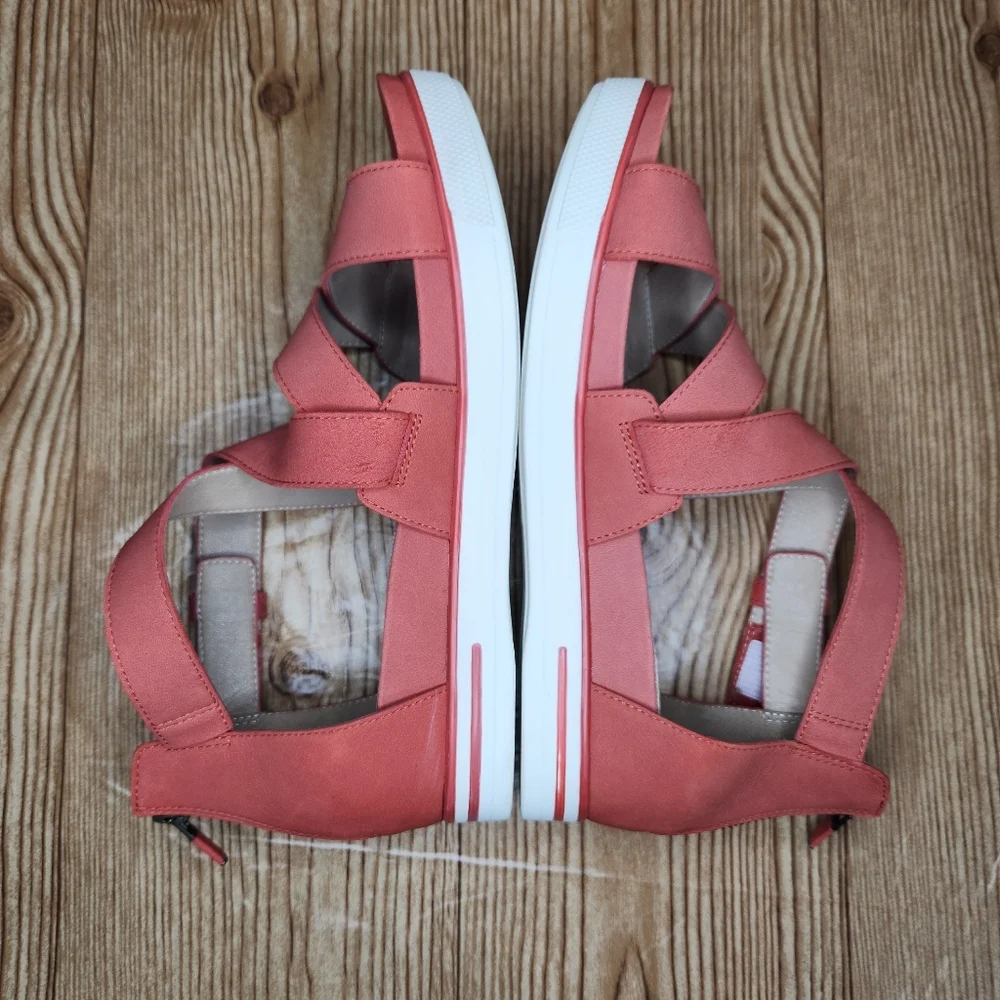 Eileen‎ Fisher Sally Wedge Strappy Sandal Size 9